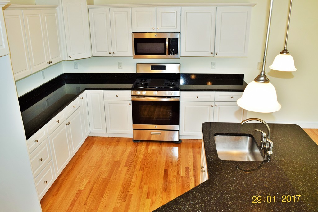 4 Hemlock Road, Unit 4 Bourne, MA 02532 - Photo 11 of 30 Gallery Image 11