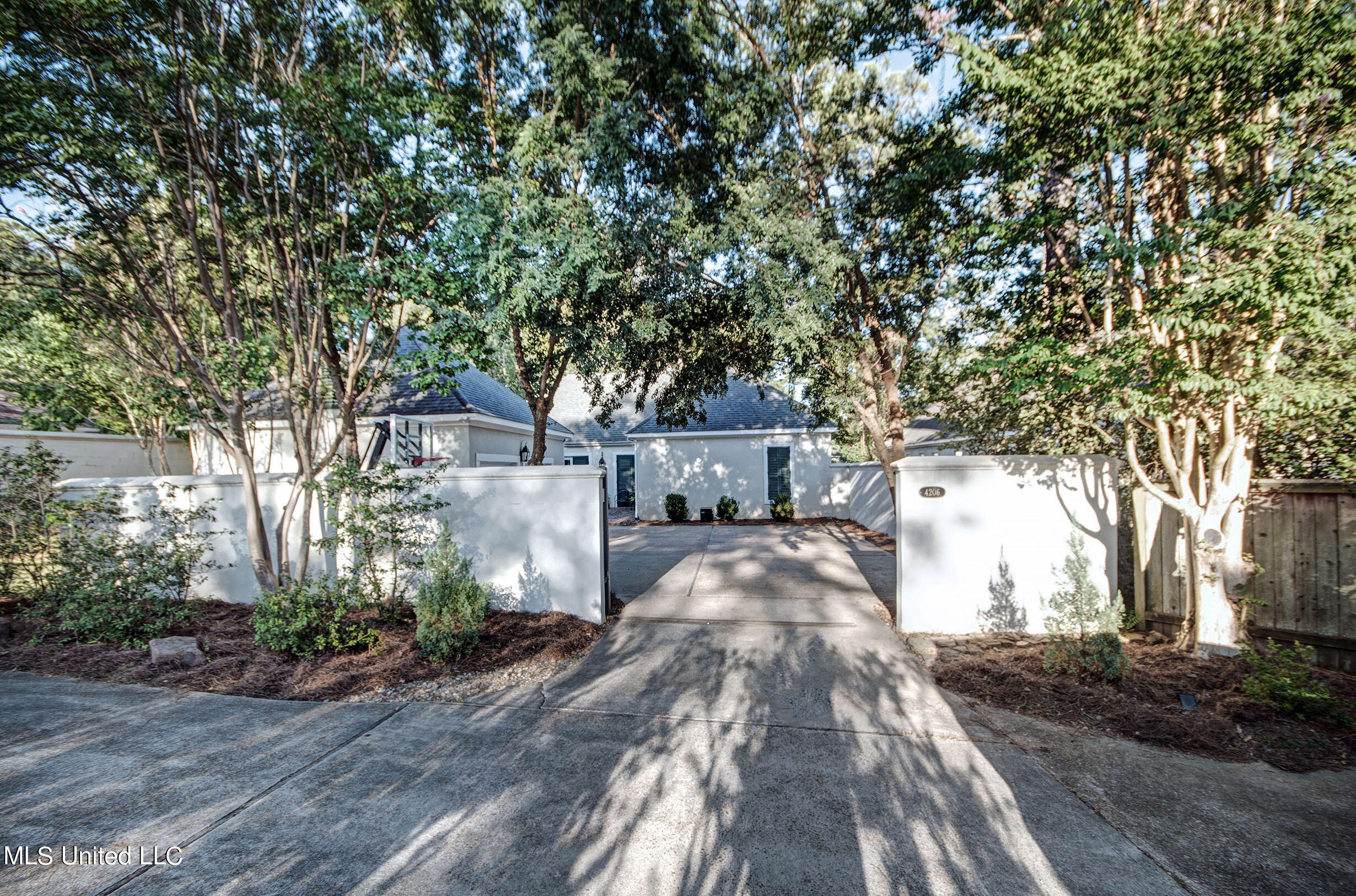 4206 Ridgewood Road Jackson, MS 39211 - Photo 1 of 28 imgp1670_1_2