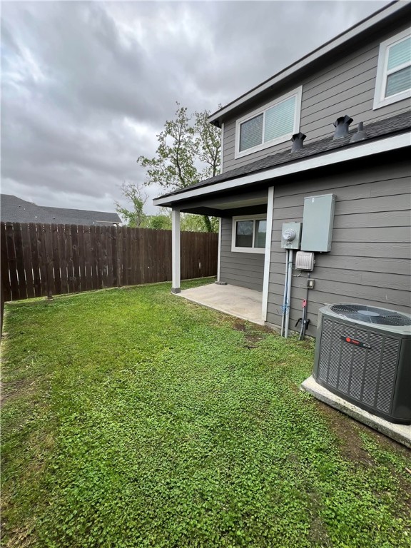 6501 Osprey Drive, Unit B Houston, TX 77048 - Photo 25 of 26 a view of a house with a backyard