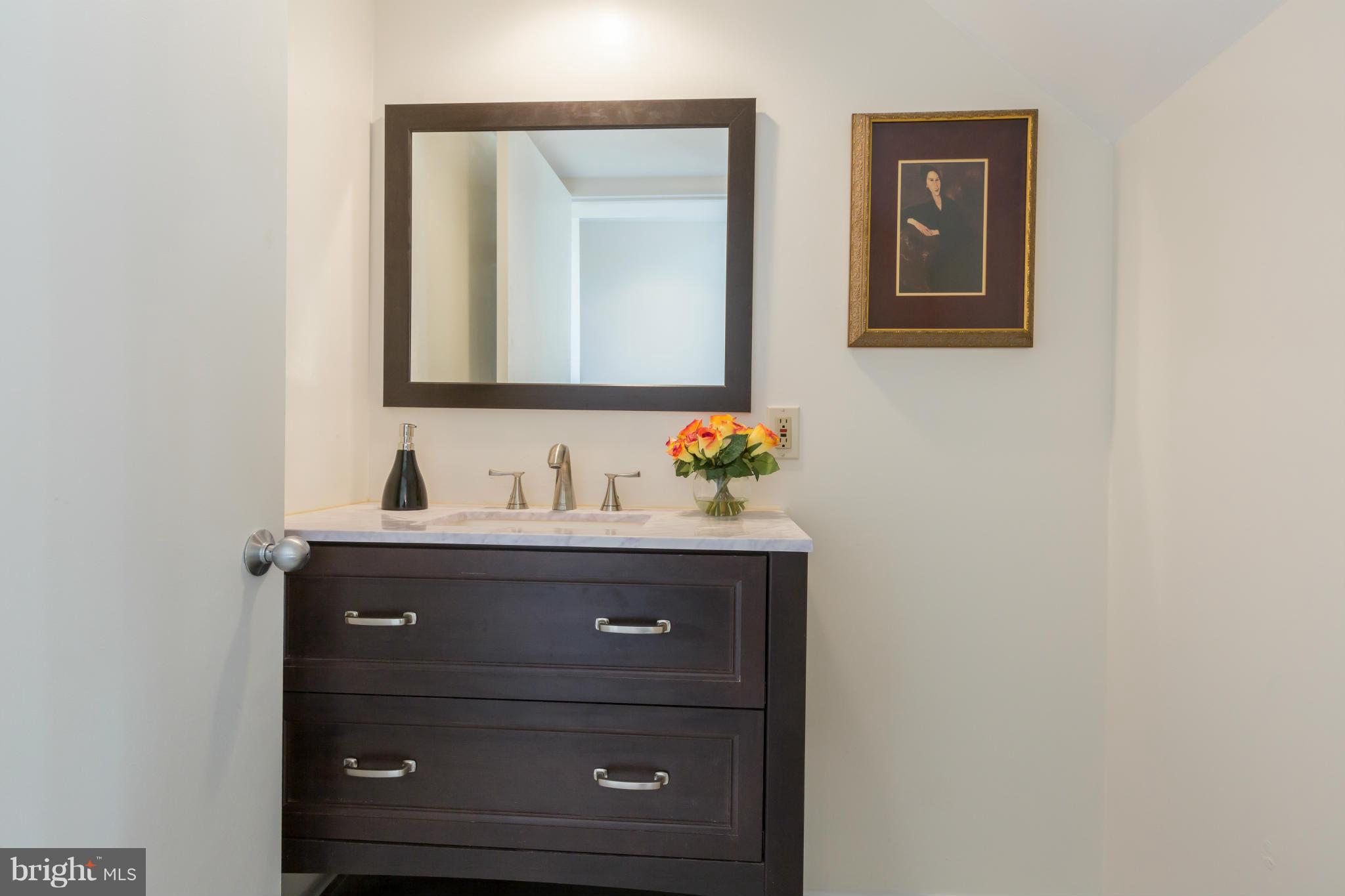 11109 Fawsett Road Potomac, MD 20854 - Photo 12 of 30 Bath