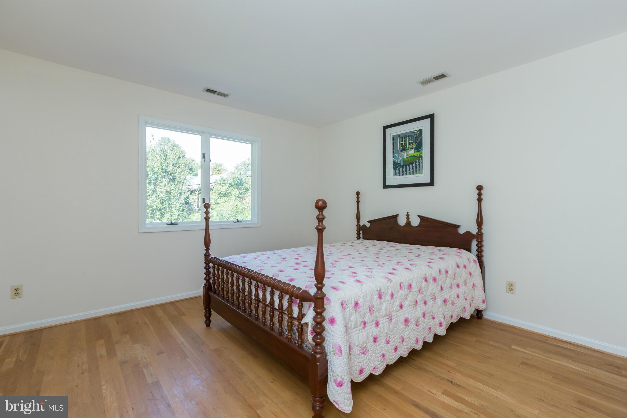 11109 Fawsett Road Potomac, MD 20854 - Photo 18 of 30 Bedroom