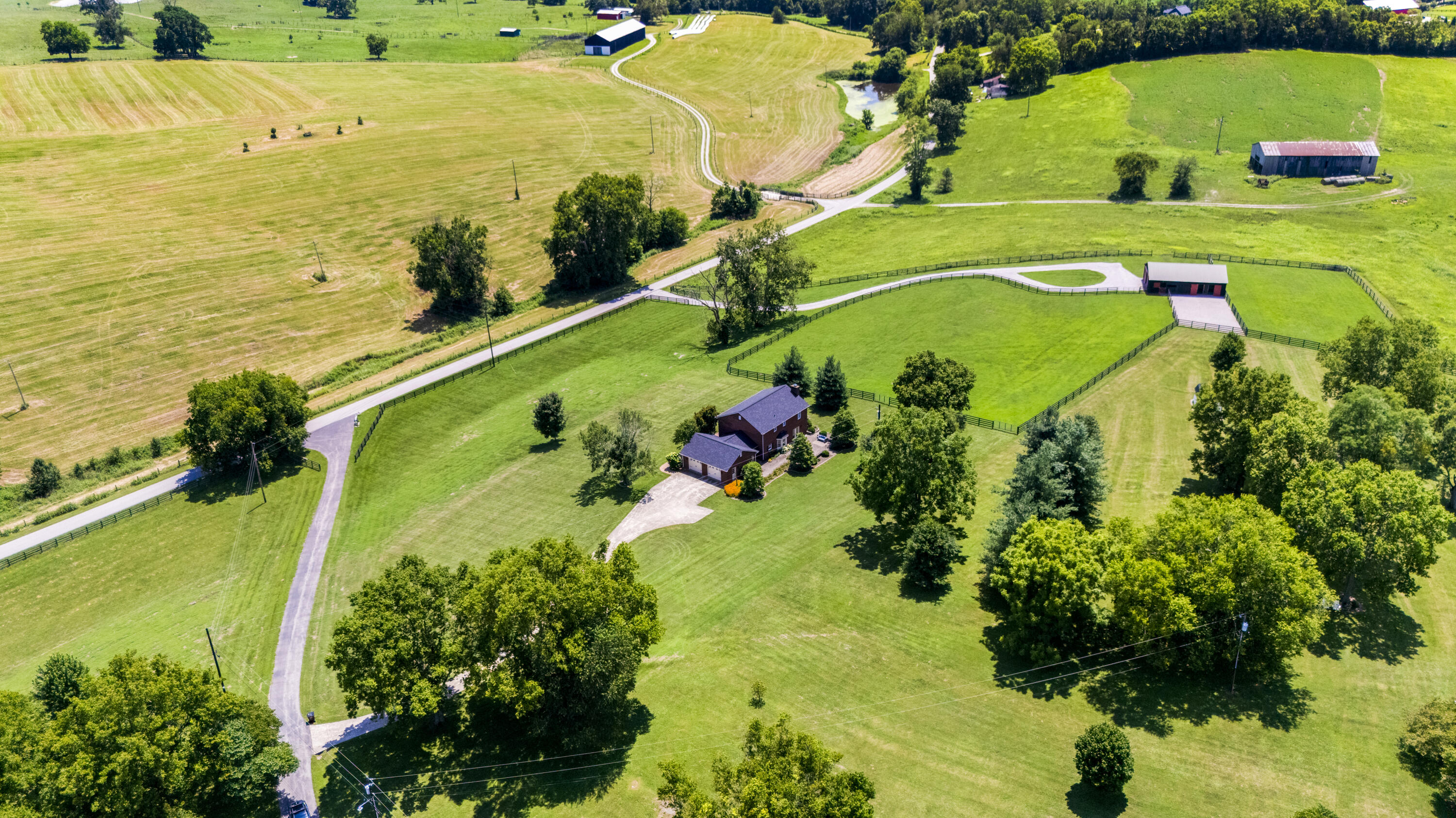 563 White Oak Road Stamping Ground, KY 40379 - Photo 7 of 78 DJI_20250725140840_0016_D