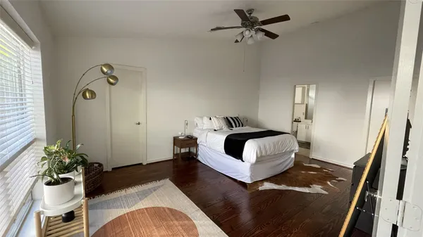 $2,600 | 2918 Commerce Street, Houston, TX 77003
