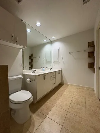 $2,600 | 2918 Commerce Street, Houston, TX 77003