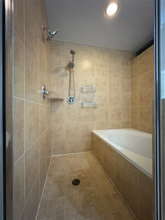 $2,600 | 2918 Commerce Street, Houston, TX 77003