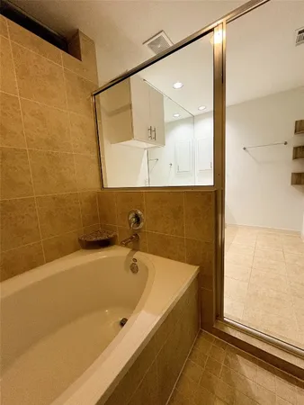 $2,600 | 2918 Commerce Street, Houston, TX 77003