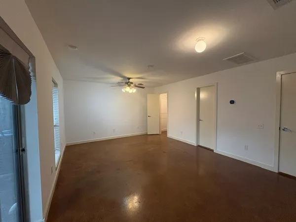 $2,600 | 2918 Commerce Street, Houston, TX 77003