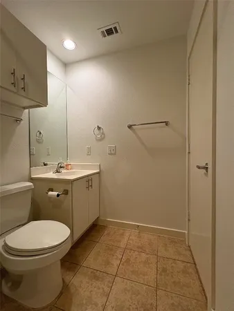 $2,600 | 2918 Commerce Street, Houston, TX 77003