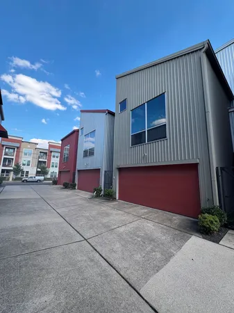 $2,600 | 2918 Commerce Street, Houston, TX 77003