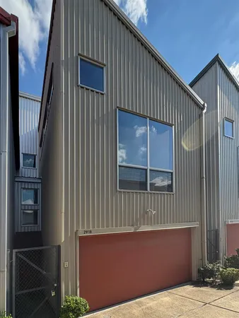 $2,600 | 2918 Commerce Street, Houston, TX 77003