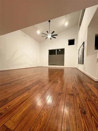 $2,600 | 2918 Commerce Street, Houston, TX 77003