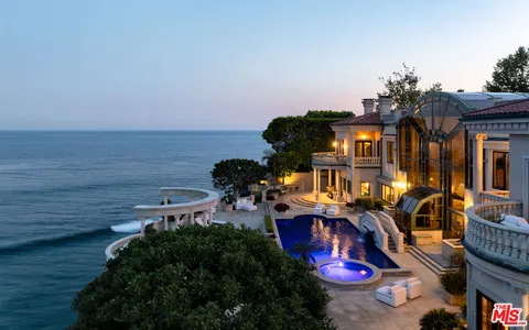 $90,000,000 | 28824 Cliffside Drive, Malibu, CA 90265