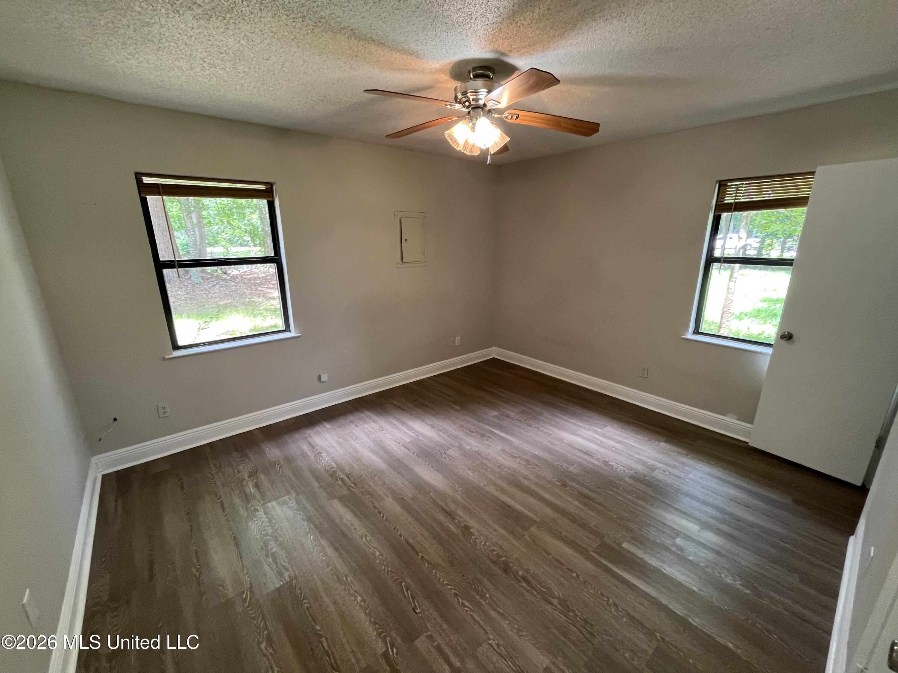 5601 Wildwood Road Moss Point, MS 39562 - Photo 10 of 11 IMG_2328