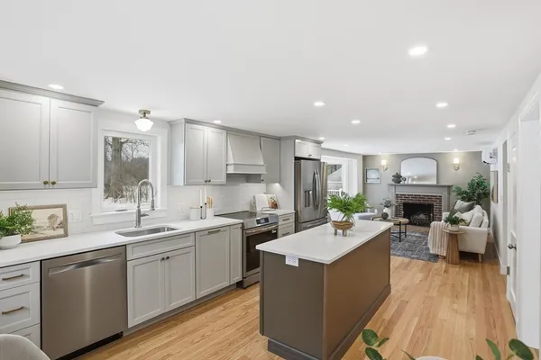 $935,000 | 4 Littlefield Road, Acton, MA 01720