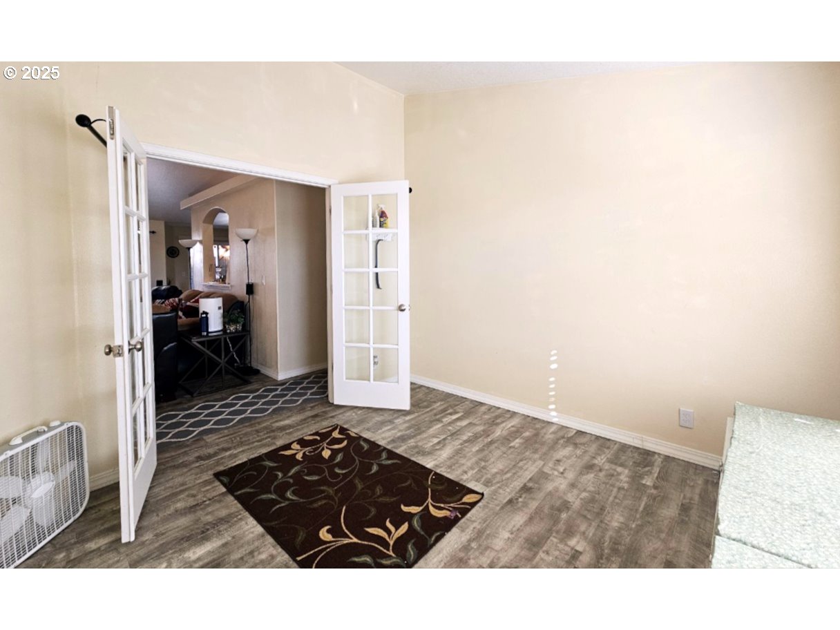 6004 Quartz Avenue Springfield, OR 97478 - Photo 6 of 19 a living room with a couch