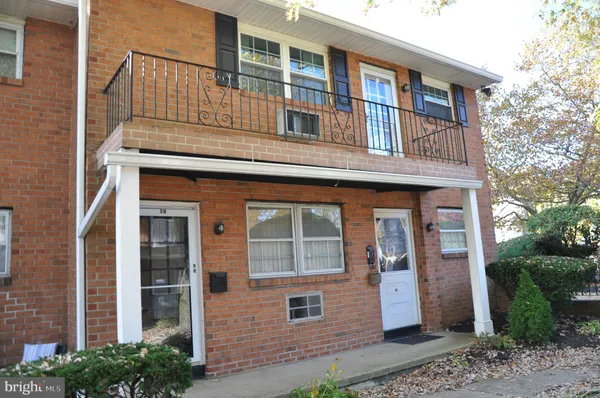 $2,000 | 340 Woodlawn Terrace, Unit H1, Collingswood, NJ 08108