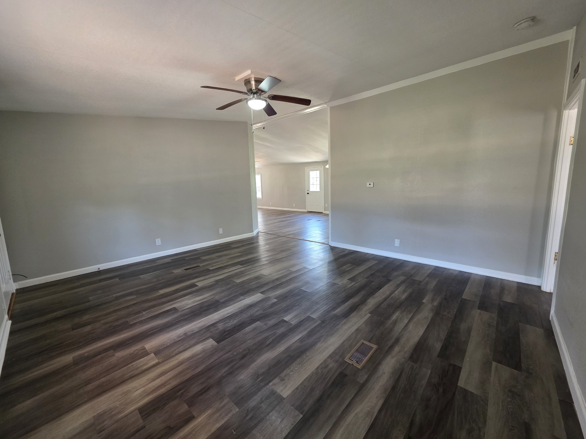 12121 Old County Road Willis, TX 77378 - Photo 5 of 16 Front living area