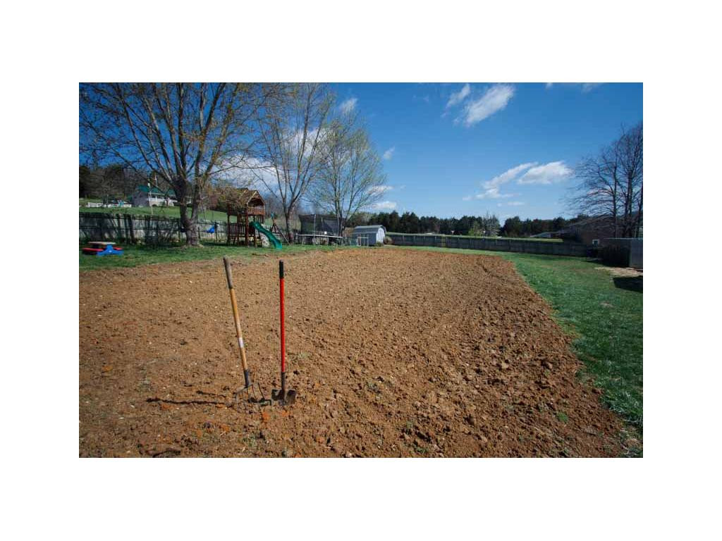 770 Old Stagecoach Road Jonesborough, TN 37659 - Photo 14 of 24 Garden Area