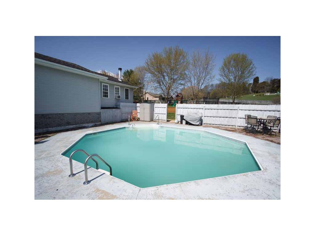 770 Old Stagecoach Road Jonesborough, TN 37659 - Photo 16 of 24 In ground pool