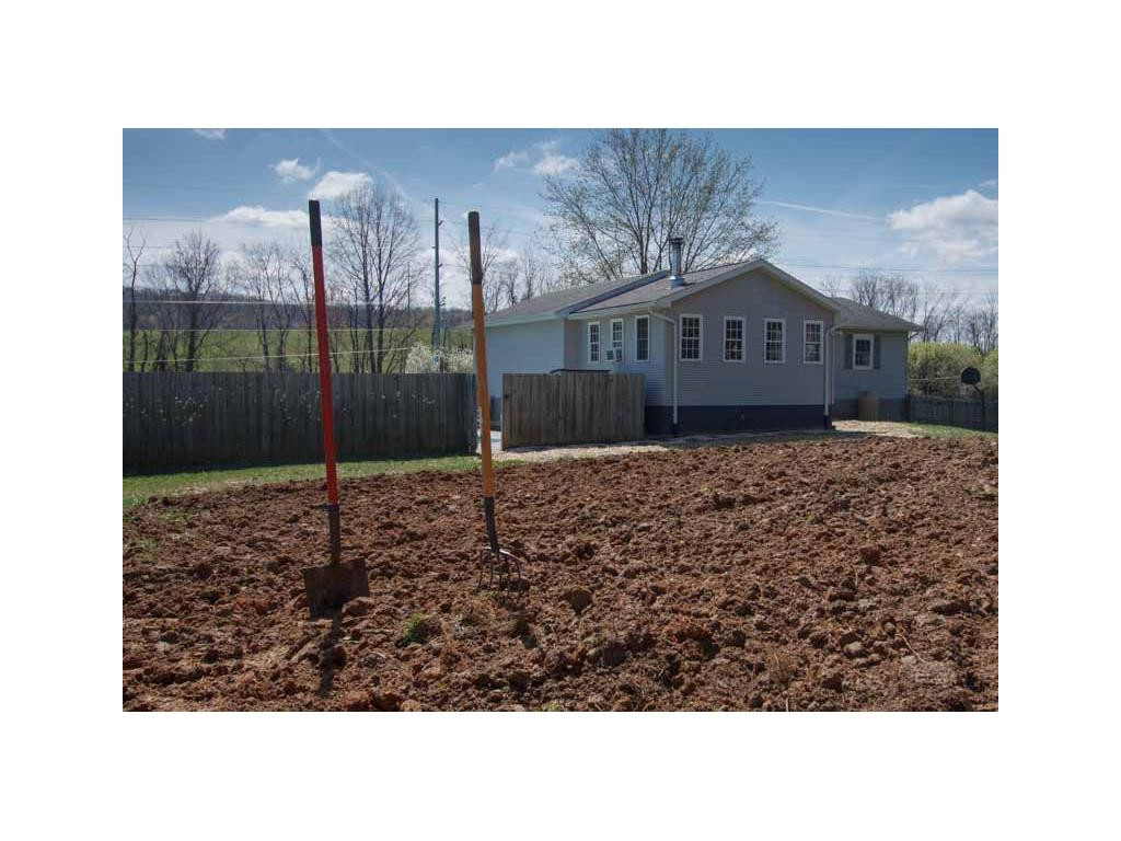 770 Old Stagecoach Road Jonesborough, TN 37659 - Photo 23 of 24 Great backyard
