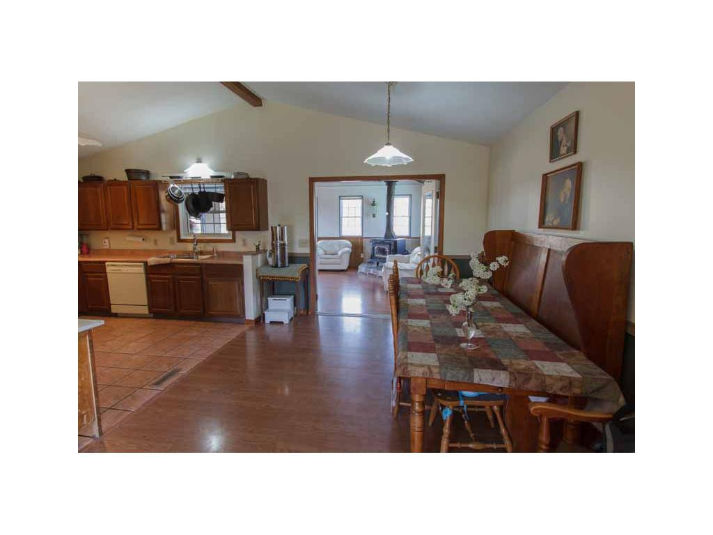770 Old Stagecoach Road Jonesborough, TN 37659 - Photo 5 of 24 Dining Area and Kitchen