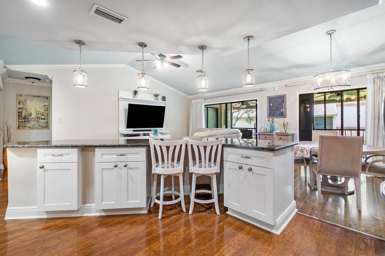 5720 Coach House Circle, Unit G 5720 Boca Raton, FL 33486 - Photo 9 of 26 009-5720CoachHouseCircle-BocaRaton-FL-33