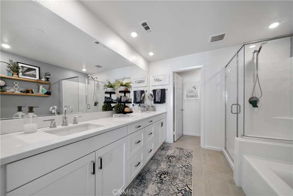 1045 West Clover Avenue Rialto, CA 92376 - Photo 17 of 32