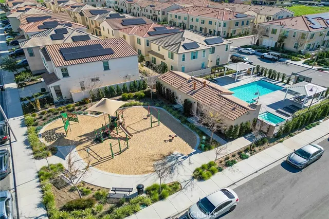 $480,000 | 1045 West Clover Avenue, Rialto, CA 92376