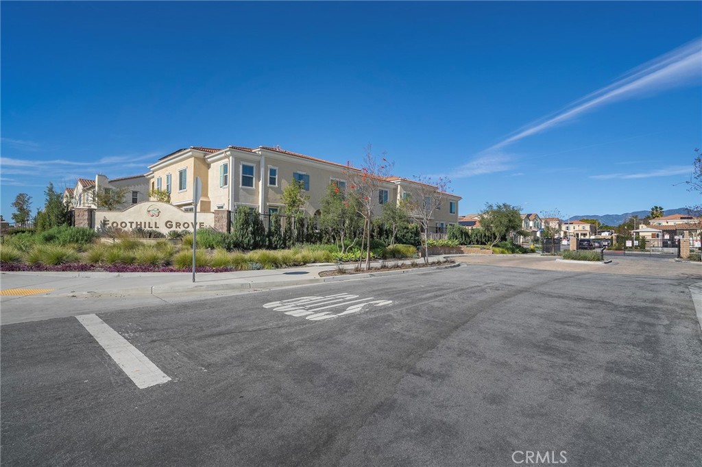 1045 West Clover Avenue Rialto, CA 92376 - Photo 32 of 32