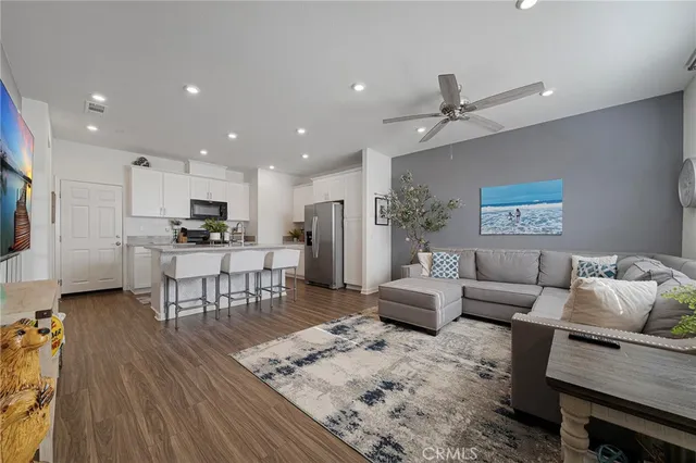 $480,000 | 1045 West Clover Avenue, Rialto, CA 92376