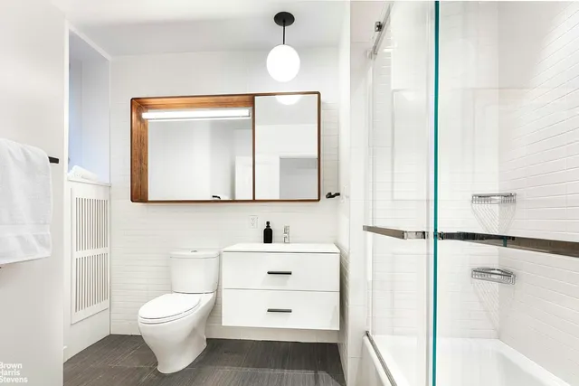 $3,895,000 | 210 West 90th Street, Unit 7B | Upper West Side