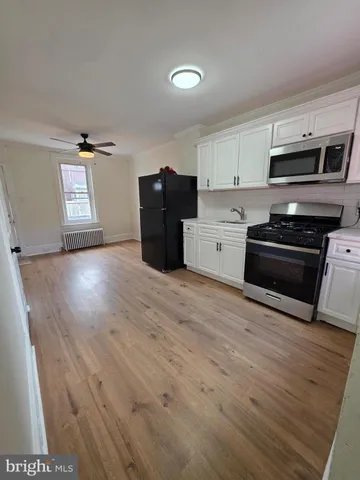 $1,800 | 419 Bell Alley, Reading, PA 19602