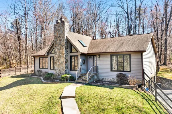 $395,000 | 301-301 Brookledge Drive, Vinton, VA 24179