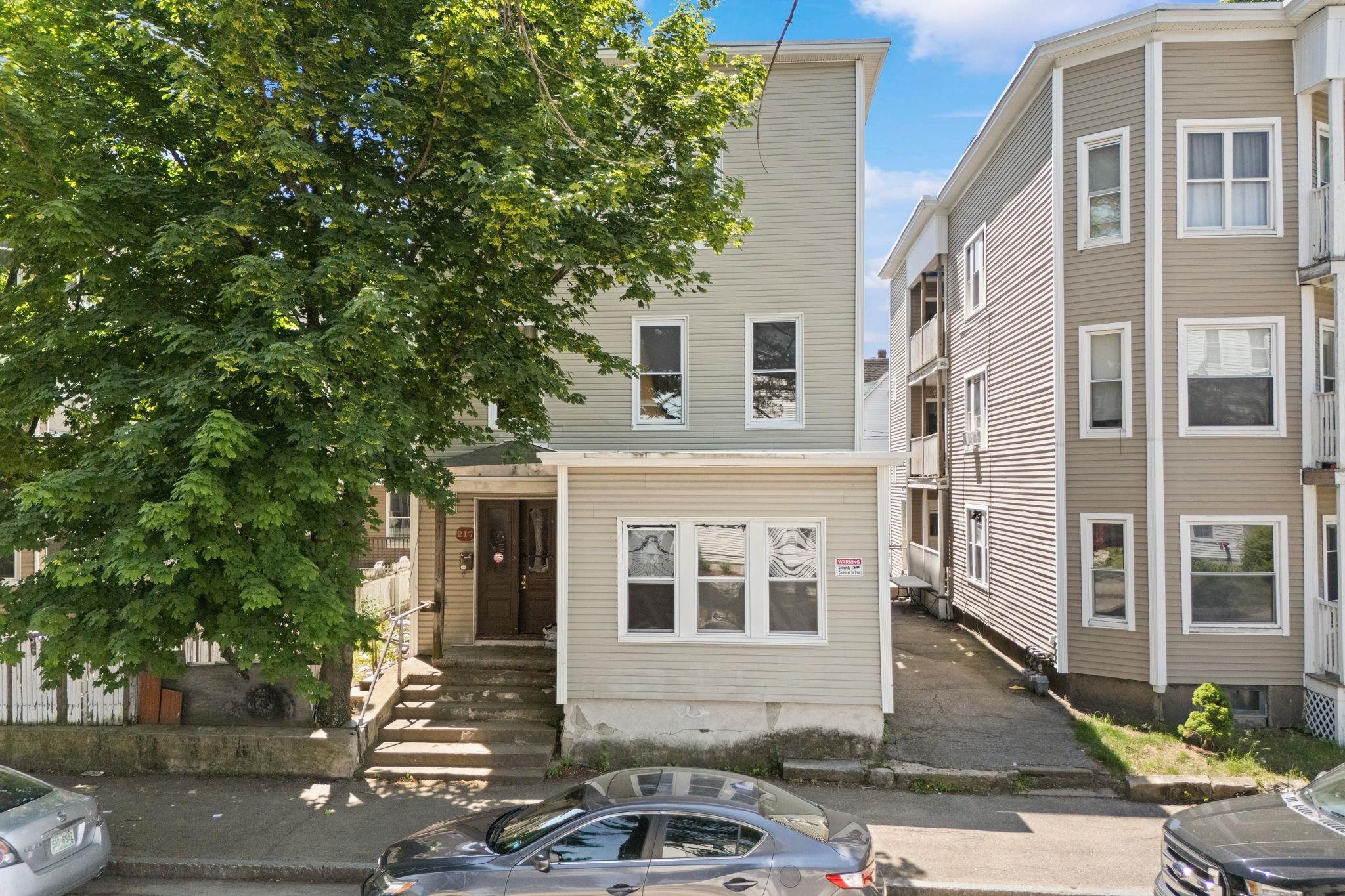 217 Spruce Street Manchester, NH 03103 - Photo 2 of 38