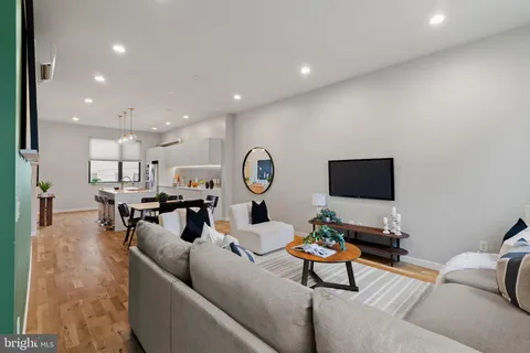 $525,000 | 1720 Folsom Street, Unit B, Philadelphia, PA 19130