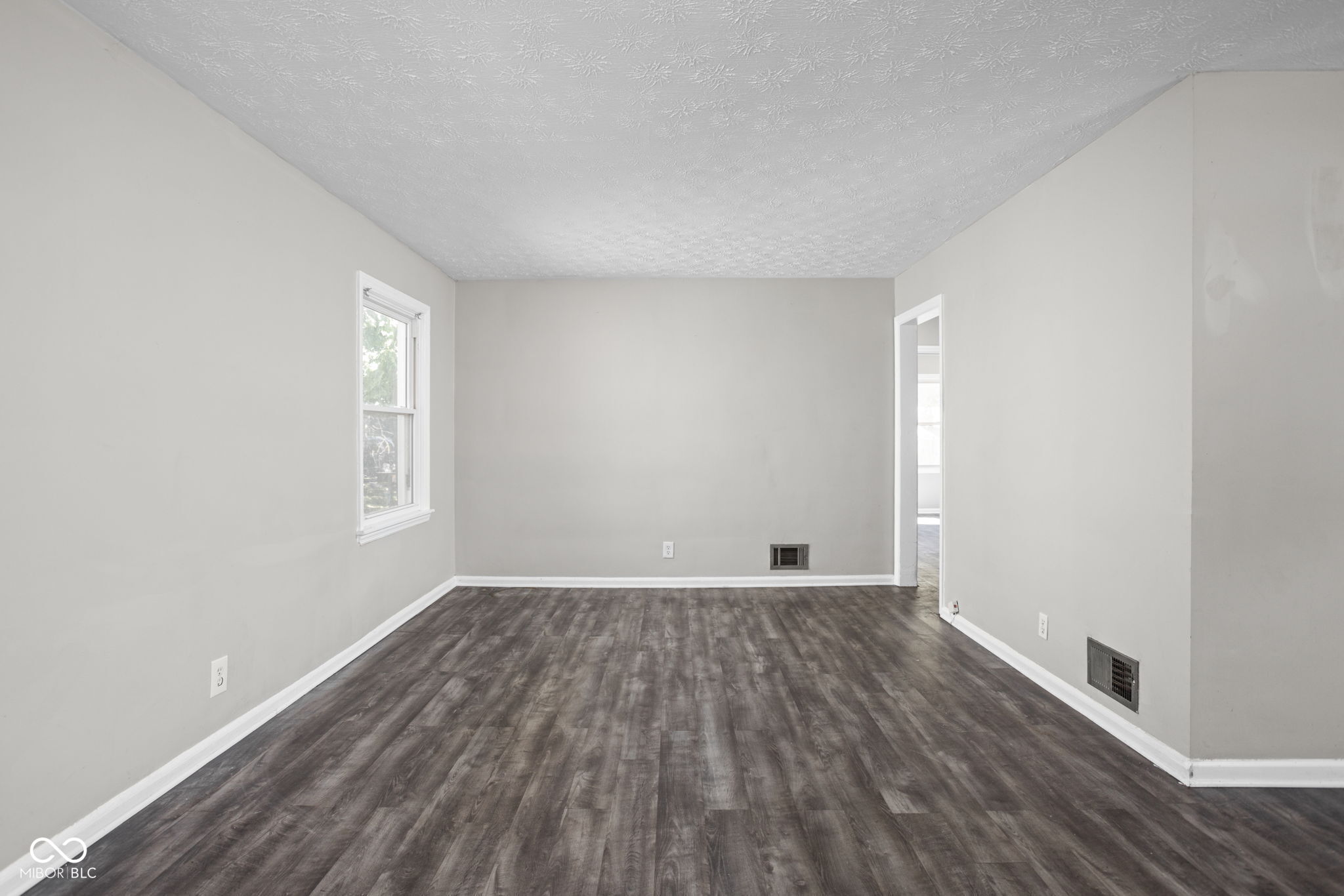 4535 Ralston Avenue Indianapolis, IN 46205 - Photo 5 of 29