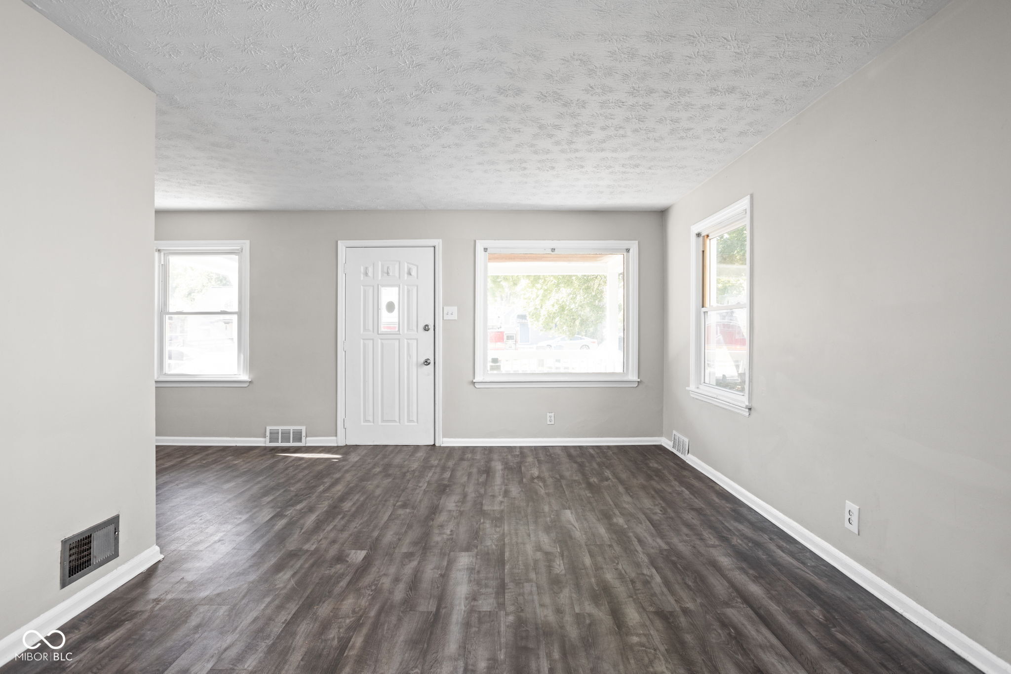 4535 Ralston Avenue Indianapolis, IN 46205 - Photo 6 of 29