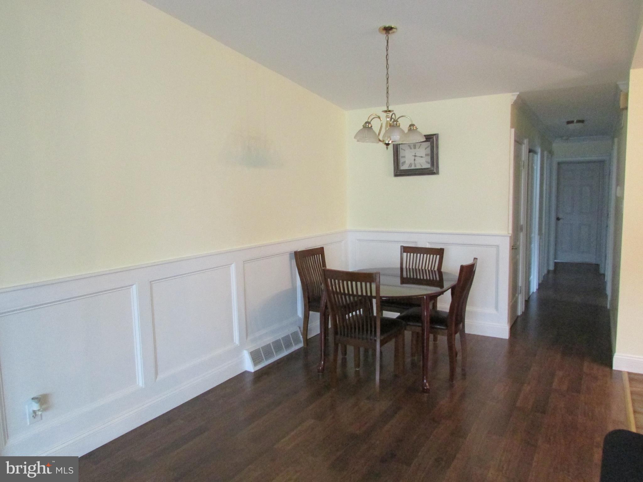 425 Densmore Road Philadelphia, PA 19116 - Photo 5 of 22 Dining Room