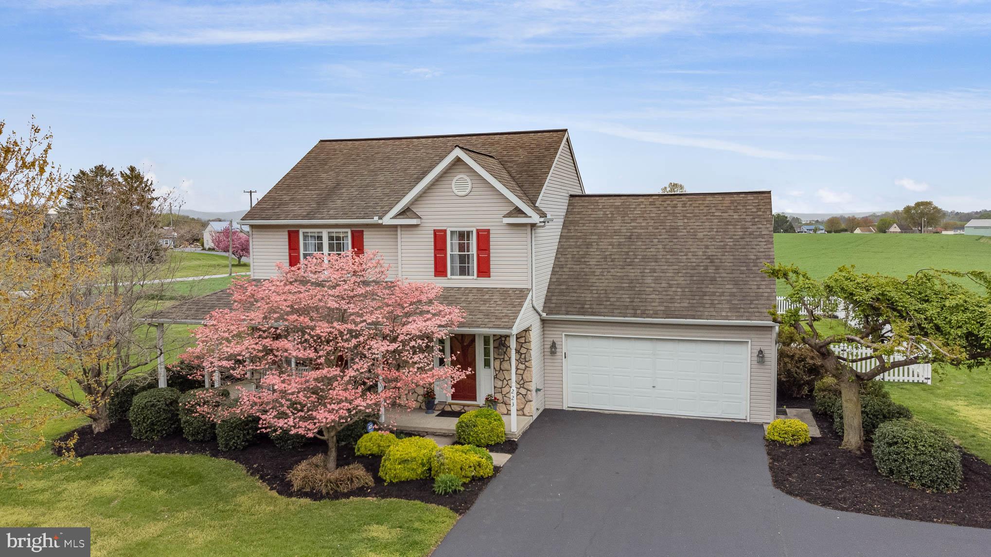 223 West Newport Road Lititz, PA 17543 - Photo 1 of 35