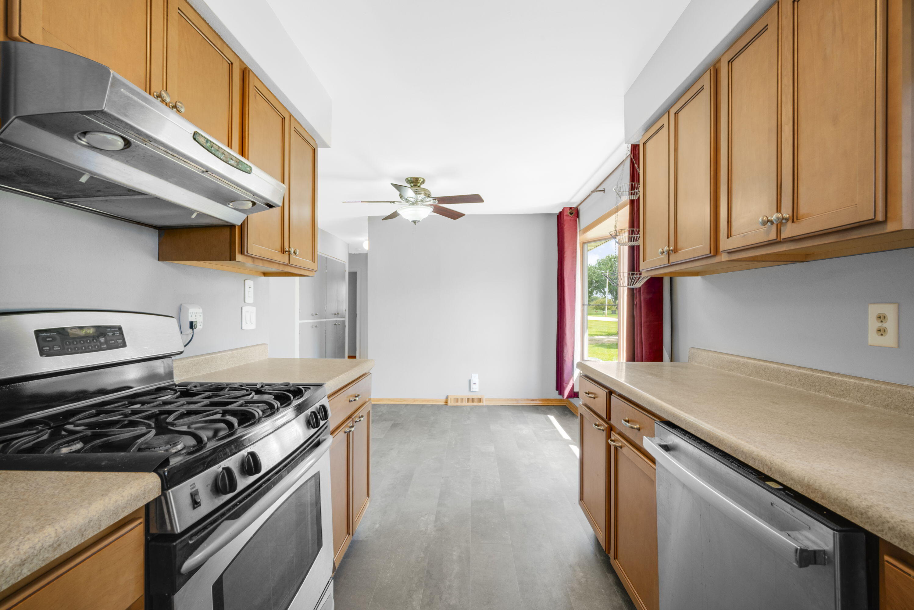 N3486 Guenther Road Waupun, WI 53963 - Photo 10 of 29 Kitchen