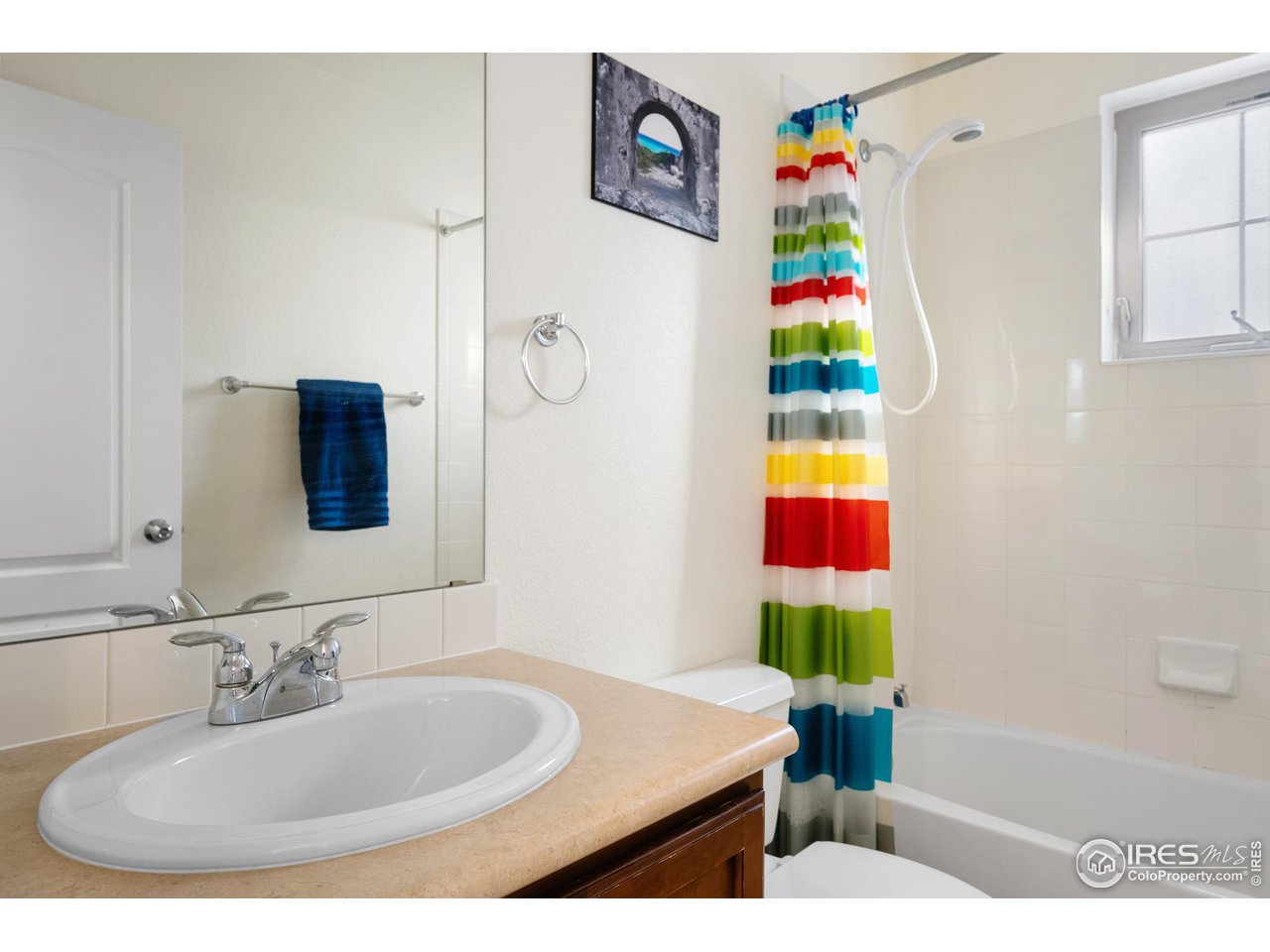 1526 Haystack Way Lafayette, CO 80026 - Photo 25 of 37 Second floor full bath!
