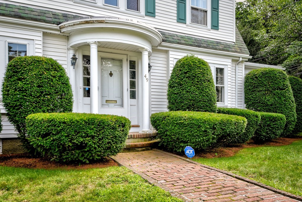 49 Warren Road Framingham, MA 01702 - Photo 2 of 29 Gallery Image 2