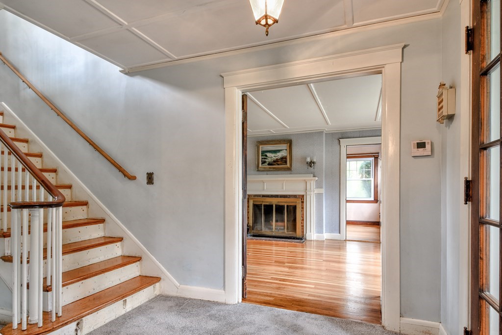 49 Warren Road Framingham, MA 01702 - Photo 3 of 29 Gallery Image 3