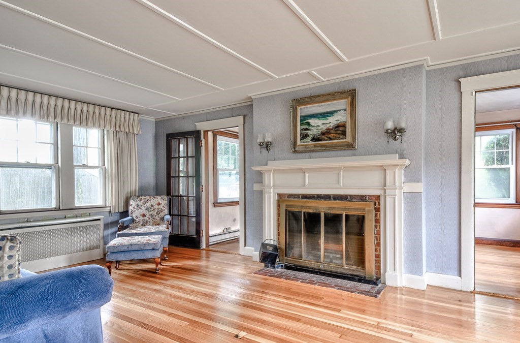 49 Warren Road Framingham, MA 01702 - Photo 4 of 29 Gallery Image 4