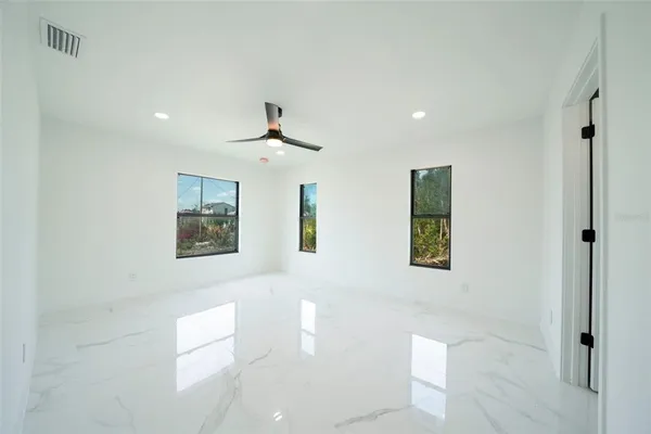 $2,000 | 3920 Wisteria Place, Punta Gorda, FL 33950