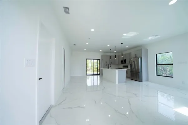 $2,000 | 3920 Wisteria Place, Punta Gorda, FL 33950