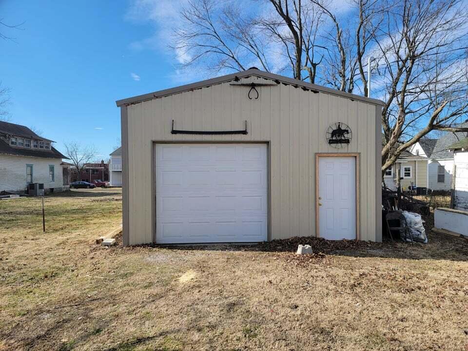 605 5th Street Monett, MO 65708 - Photo 1 of 1 Front of Garage