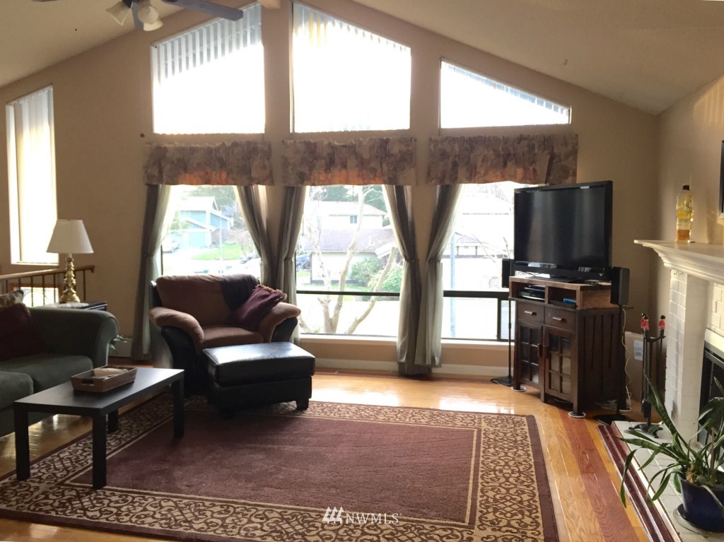 17614 162nd Place Southeast Renton, WA 98058 - Photo 2 of 25