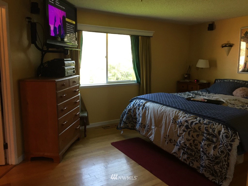 17614 162nd Place Southeast Renton, WA 98058 - Photo 11 of 25
