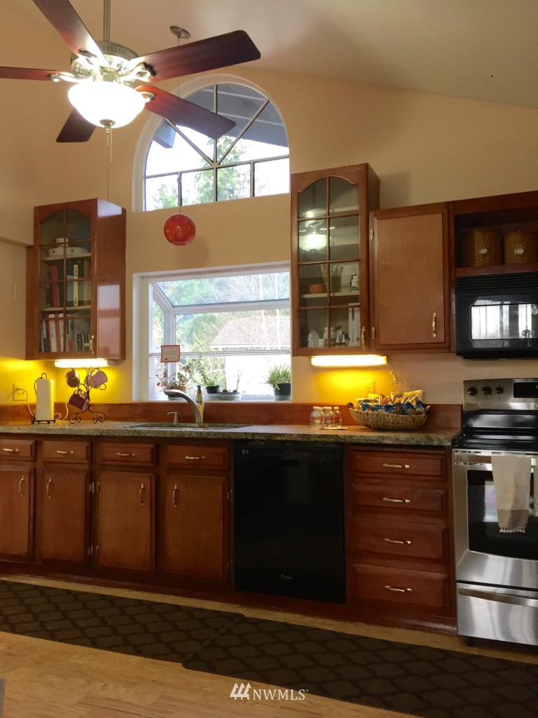 17614 162nd Place Southeast Renton, WA 98058 - Photo 6 of 25
